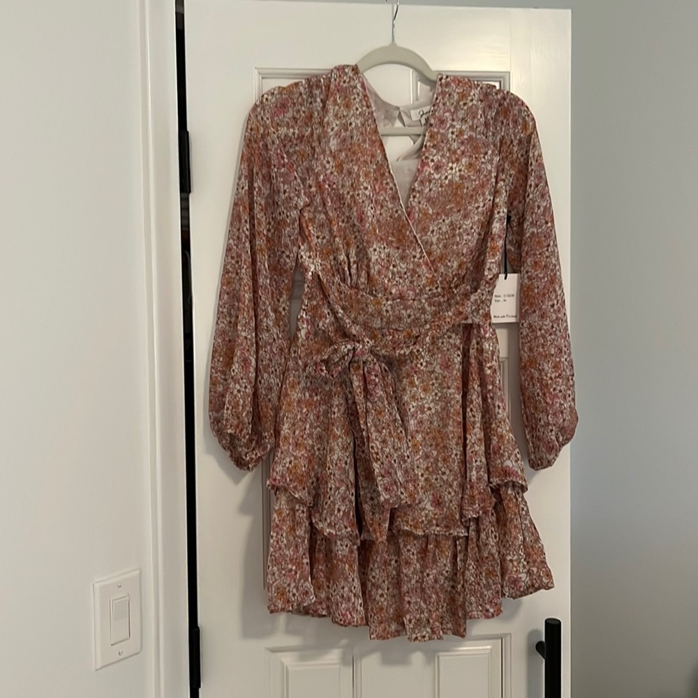Floral Dress. Size M. New with tags
